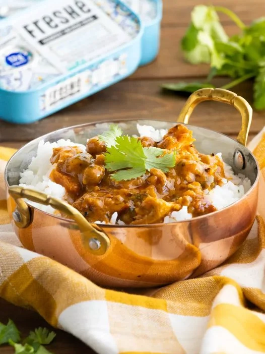 Freshé gourmet salmon curry bowl